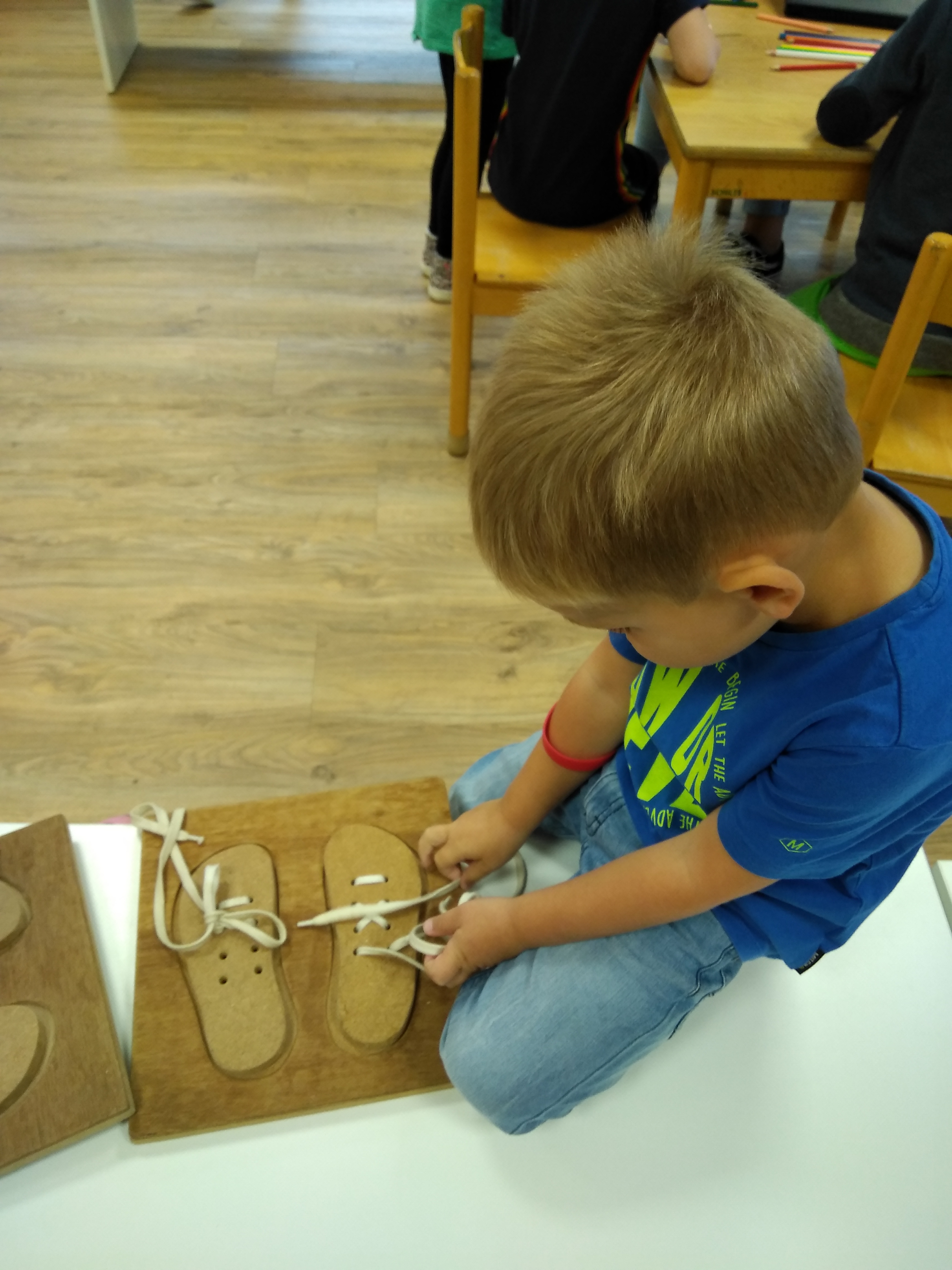 Groep 1/2 b veters strikken 